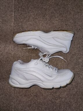 Vintage Womens Nike Air Ealking Trainers | 1999 | White | W7.5